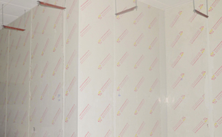 為什么看起來相似的集成墻板，價格差異這么大？